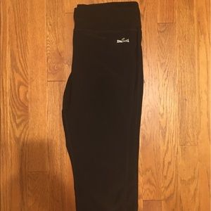 Spalding capri length leggings.